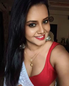 Priya Gamre hot